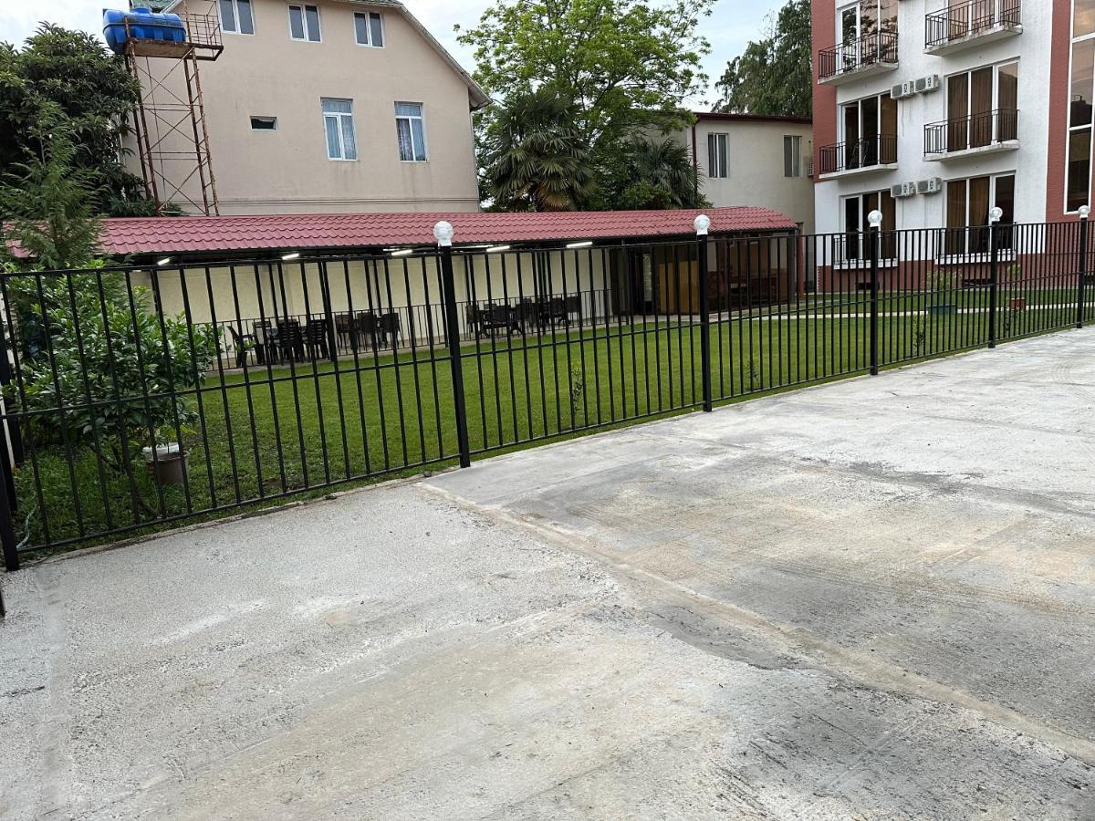 Kukaracha Hotel Ureki Kültér fotó